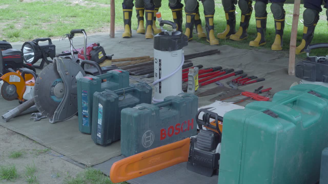 다양한 유형의 장비의 데모