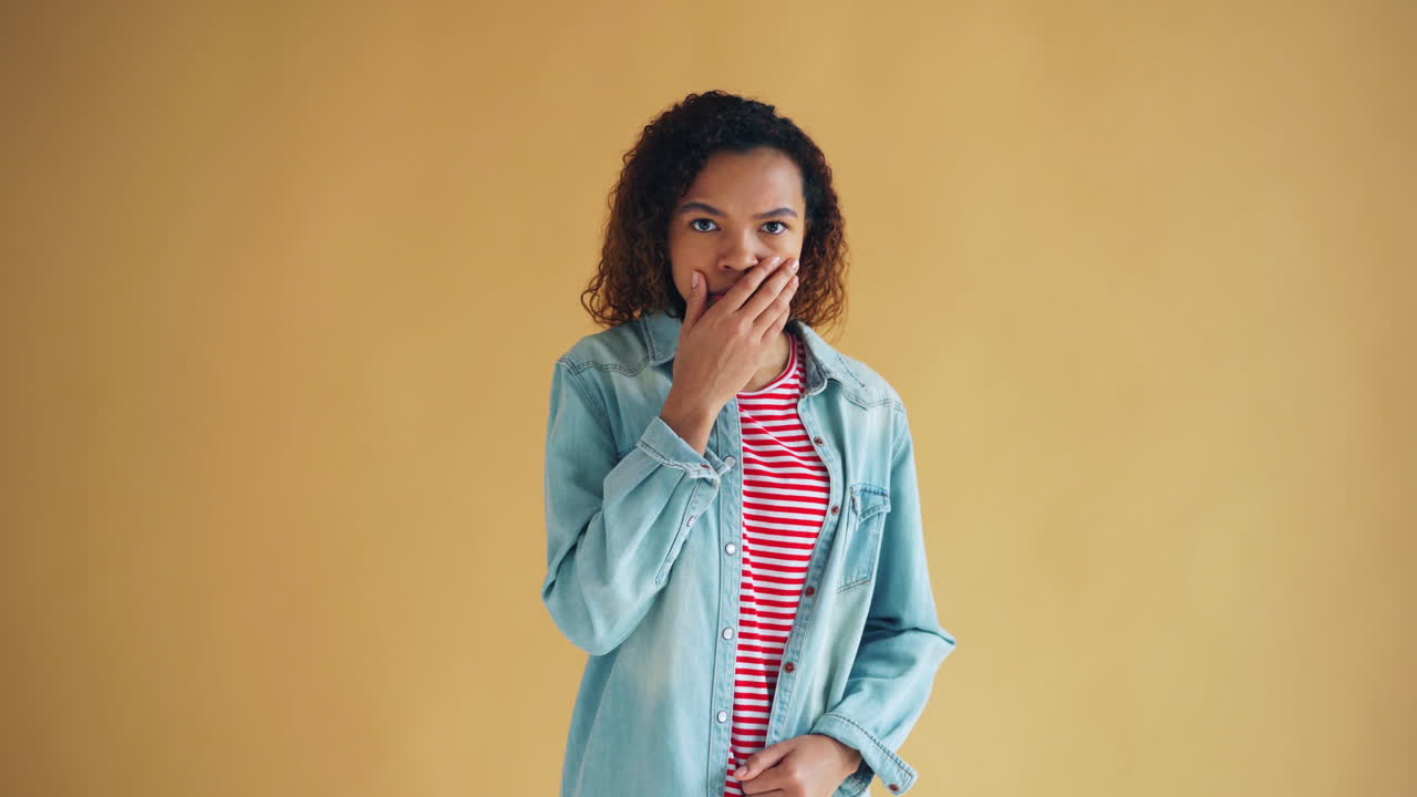 mujer con diferentes expresiones