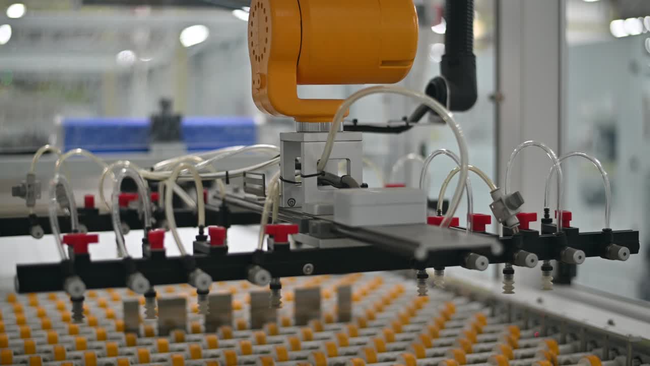 Hand robot stop working on machine conveyer line in factory