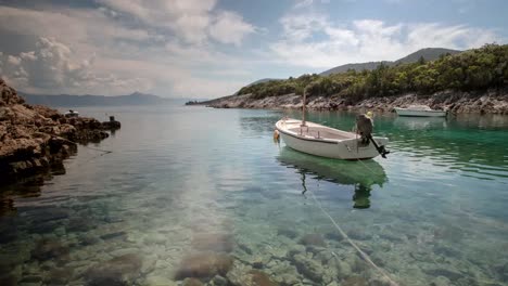 Cala-de-la-isla-de-Hvar-4K-00