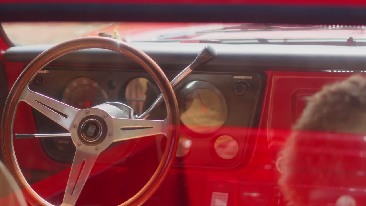 쉐보레 c10 인테리어 및 스티어링 휠 b-롤