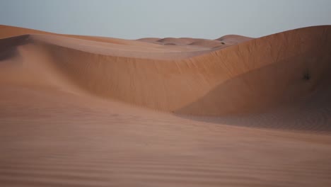 arenas bailando en el viento del desierto