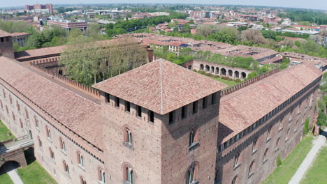 Aerial-of-beautiful-old-castle-in-Italy