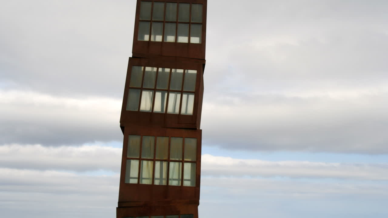 скульптура на пляже барка0