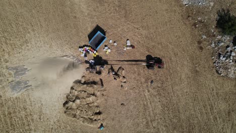 trabajador agrícola en vista desde arriba