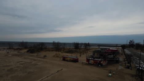 Vista-De-Drones-De-Un-Día-Ventoso-Y-Nublado-En-La-Playa