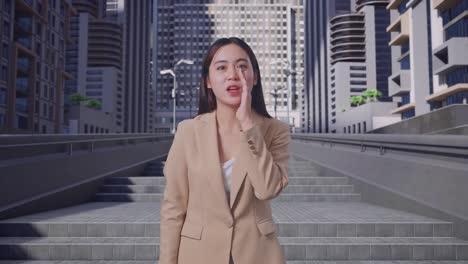 도시에서 비밀을 속삭이는 여자