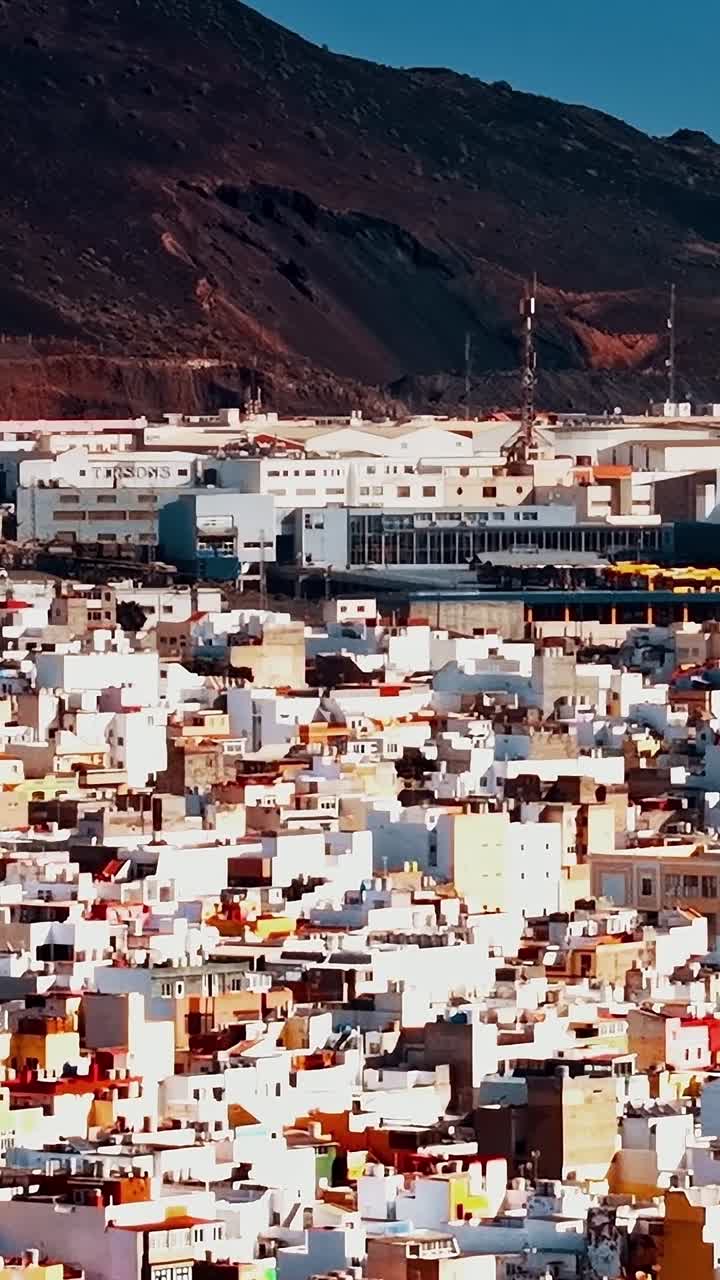 スペインのグランカナリア島から見下ろす市街地の景色
