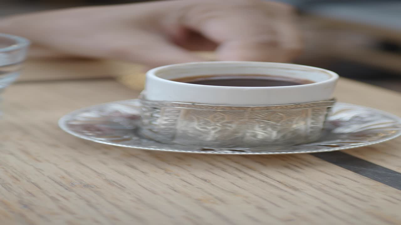 터키 커피 한 잔의 근접