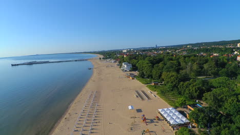 Playa-Cerca-De-Sopot-Polonia-Durante-El-Verano