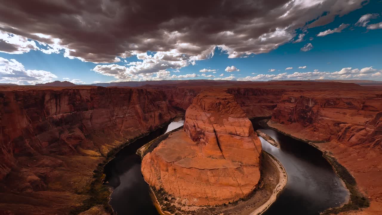 Horseshoe Bend, famous river bend canyon at Colorado River, near Grand Canyon, Arizona