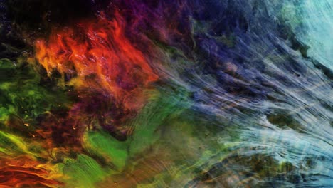 nubes nebulosas moviéndose en el universo