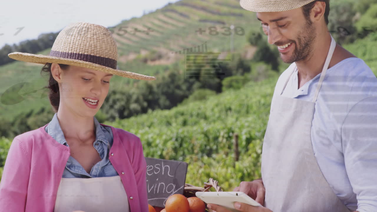 백인 남성 상점 직원과 여성 고객에 대한 금융 데이터 처리 애니메이션
