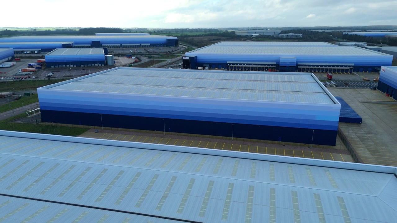 Vista drone del polo industriale Magna Park, un importante cluster logistico europeo.