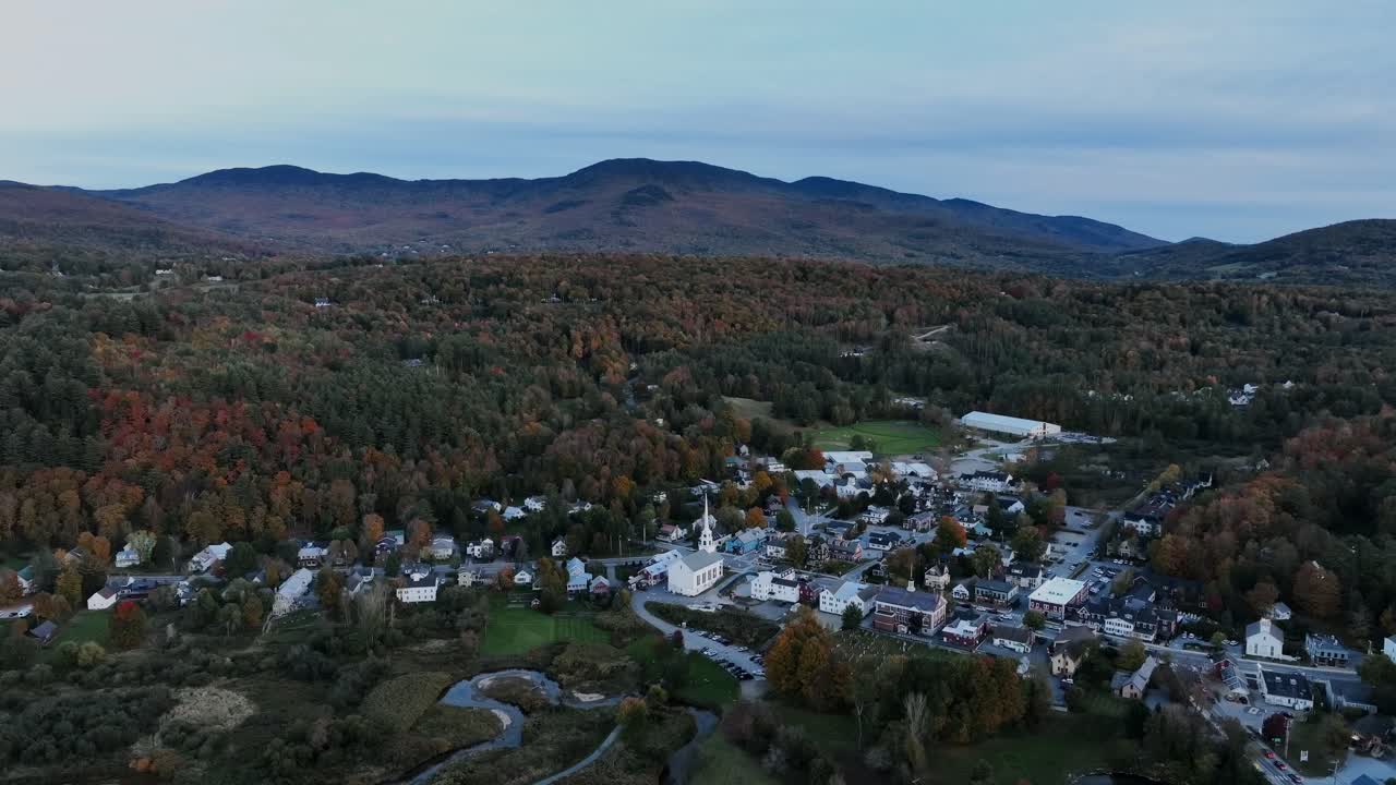 Pittoresk utsikt over Stowe by i Lamoille County, Vermont, USA