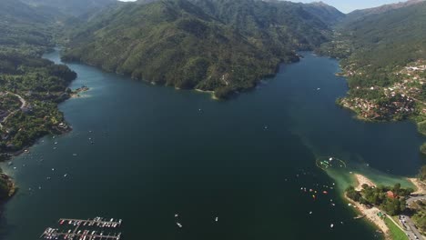 Nationaler-Naturpark-Von-Geres-Und-Fluss-Cavado-Portugal-Luftaufnahme