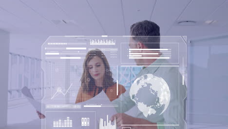 animación del procesamiento de datos financieros sobre diversas personas de negocios en la oficina