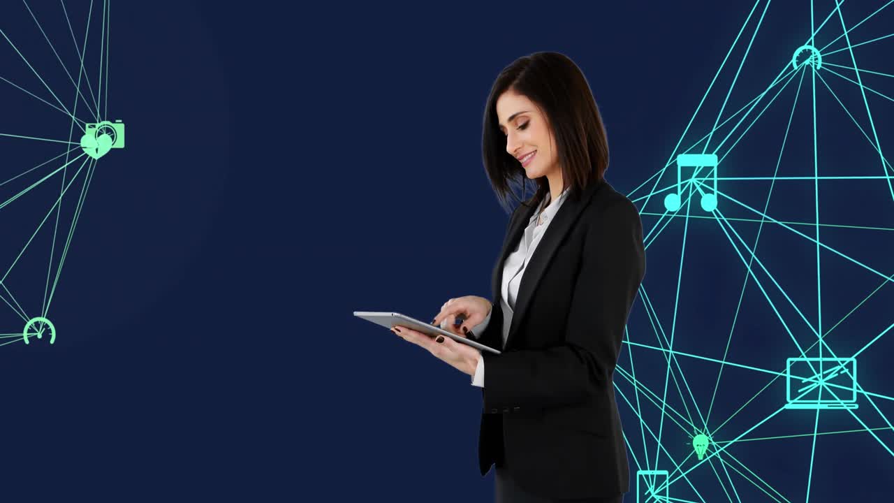 globo de iconos digitales contra una mujer de negocios que usa una tableta digital