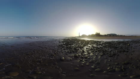 Maspalomas-Resort-Und-Meeresküste-Mit-Felsen-Bei-Sonnenuntergang-Gran-Canaria