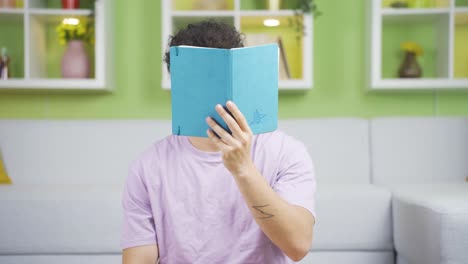 un estudiante infeliz.