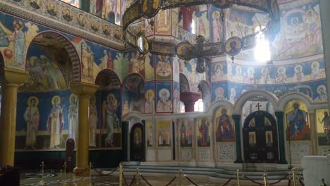 Innenansicht-Der-St.-Nikolaus-Kirche-In-Bar,-Montenegro