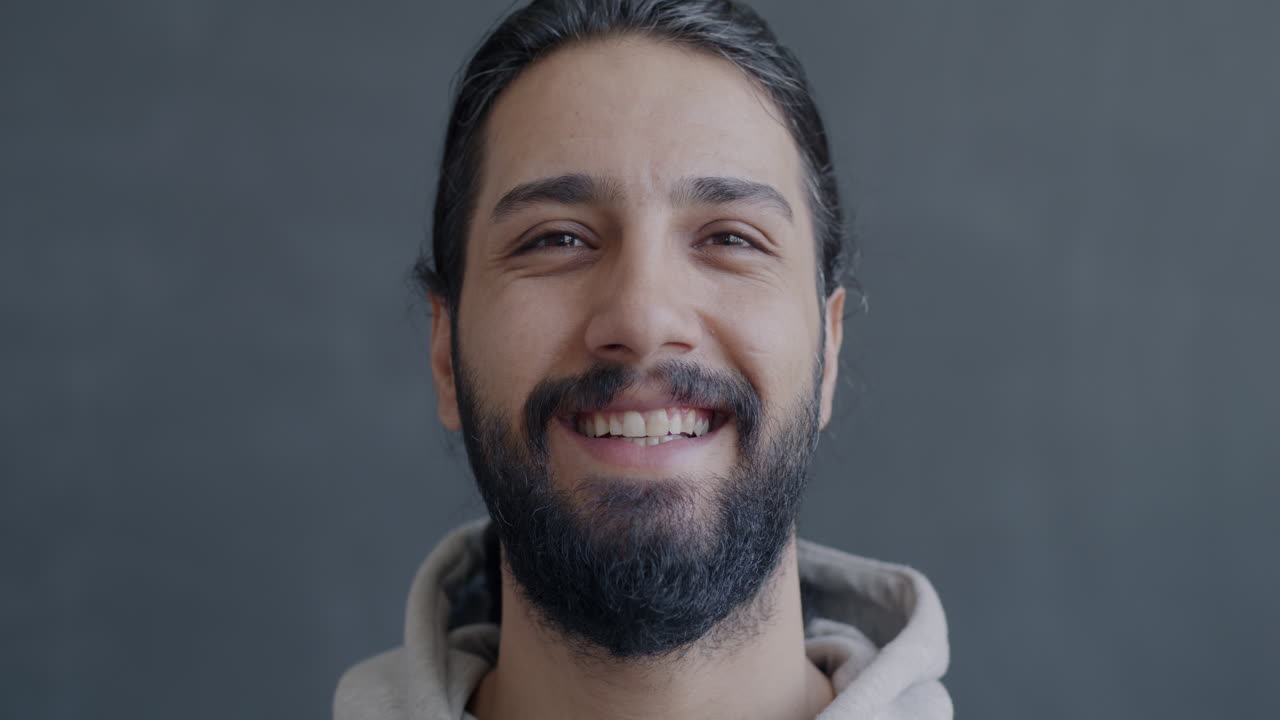retrato de un hombre feliz