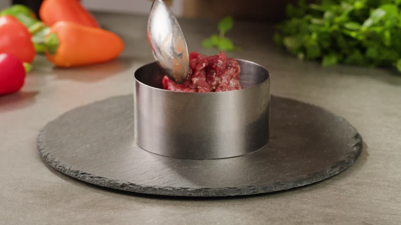 Preparing meat patties