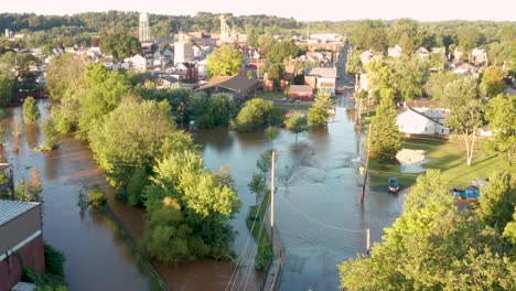 Ciudad-Americana-Bajo-El-Agua-De-La-Inundación