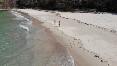 panamá en febrero drone dispara contadora isla chicos caminando, grabando-2