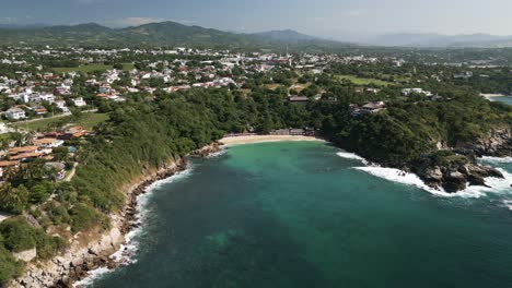 Puerto-Escondido-Oaxaca-México-Viaje-Destino-De-Vacaciones-Imágenes-Aéreas-De-Drones