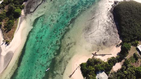 imágenes de drones del hermoso río aqua