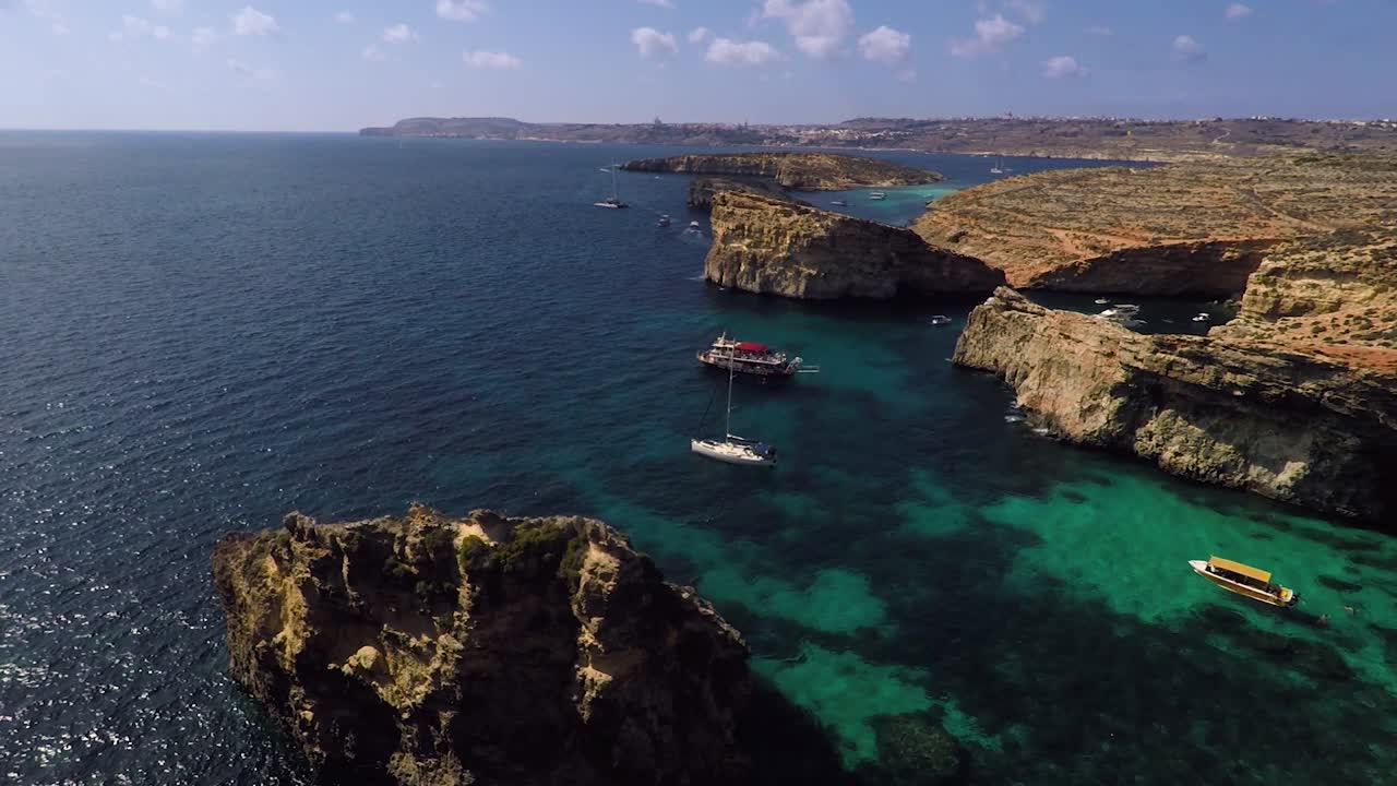 increíble vista de la laguna azul en malta