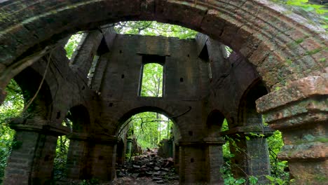 Altes-Ruiniertes-Verlassenes-Haus-In-Goa,-Indien