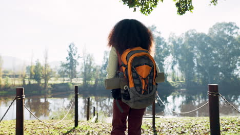 Freiheit,-Wanderrucksack-Und-Frau-In-Der-Natur