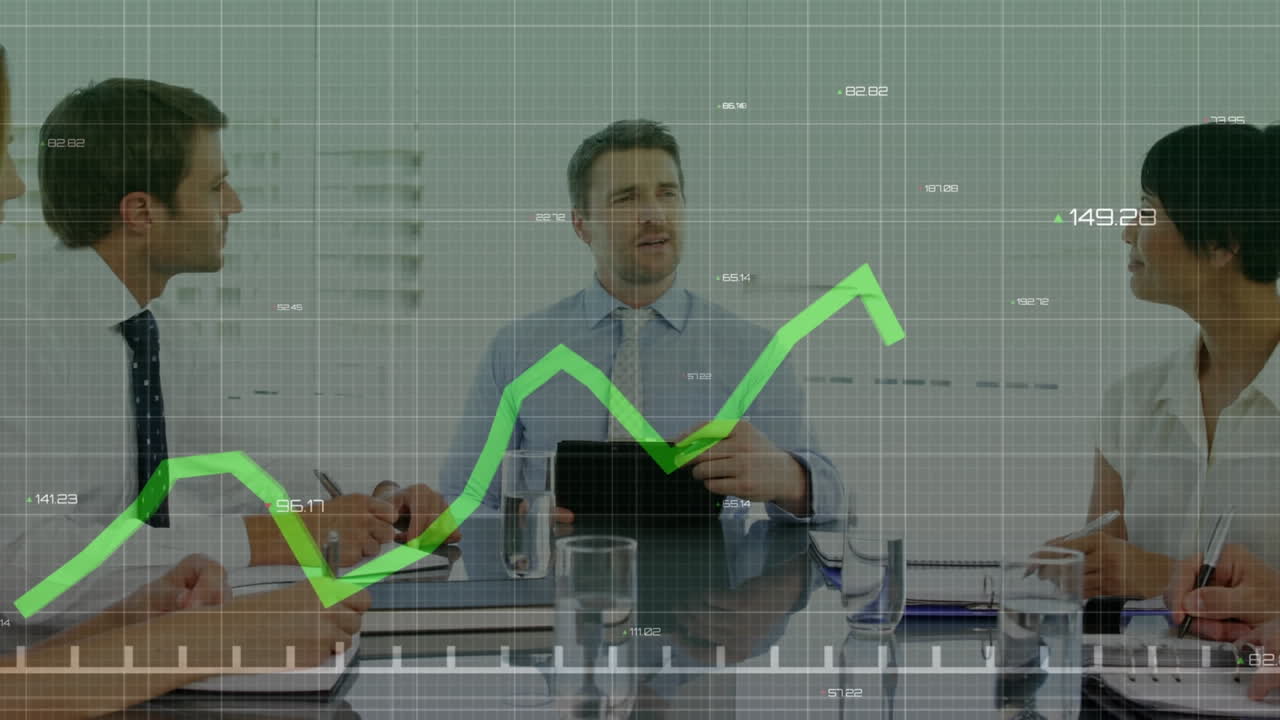 animación del procesamiento de datos financieros en diversos grupos de empresarios