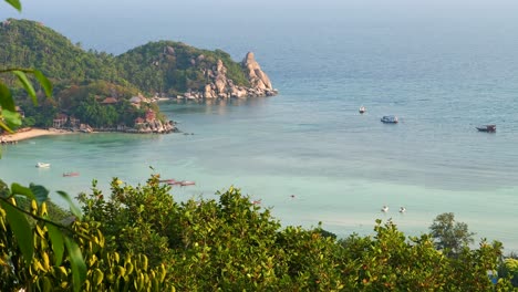 Panoramic-view-of-stunning-turquoise-waters,-beach-on-tropical-island