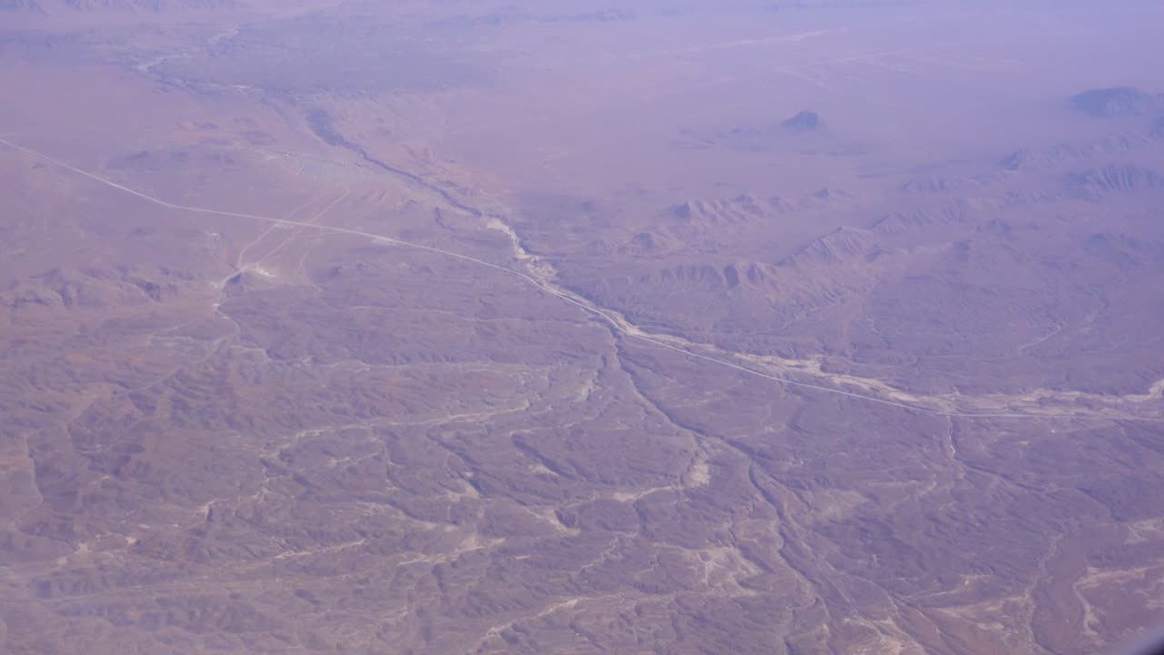 antena sobre cadenas montañosas del sur de irán cerca de shiraz 1