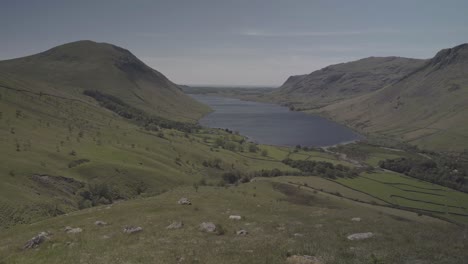 Impresionante-Paisaje-Natural-Del-Parque-Nacional-Del-Distrito-De-Los-Lagos-En-La-Región-De-Cumbria,-Inglaterra