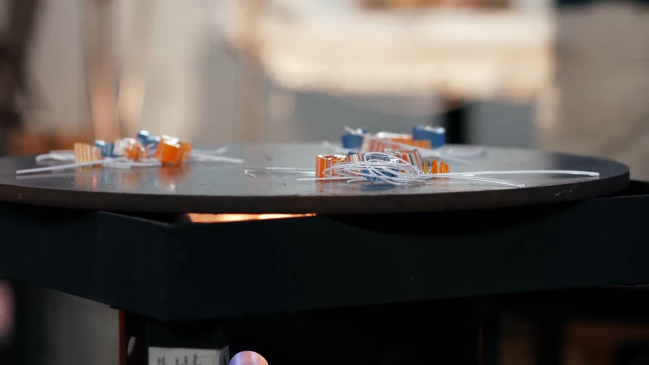 primer plano de las tijeras de diamante