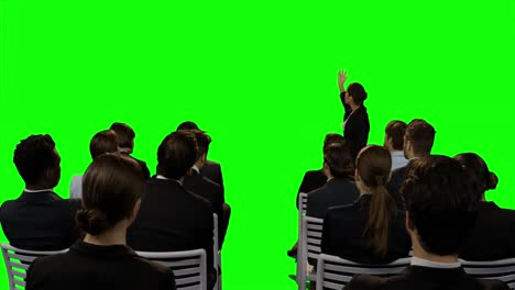 미래 지향적 인 디지털 스크린 에서 프레젠테이션 을 하는 사업가