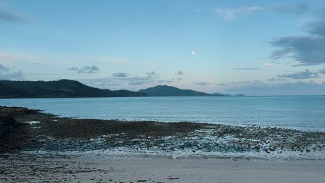 Timelapse-De-La-Playa-De-La-Isla-Hamilton-De-Puesta-De-Sol-Y-Salida-De-Luna