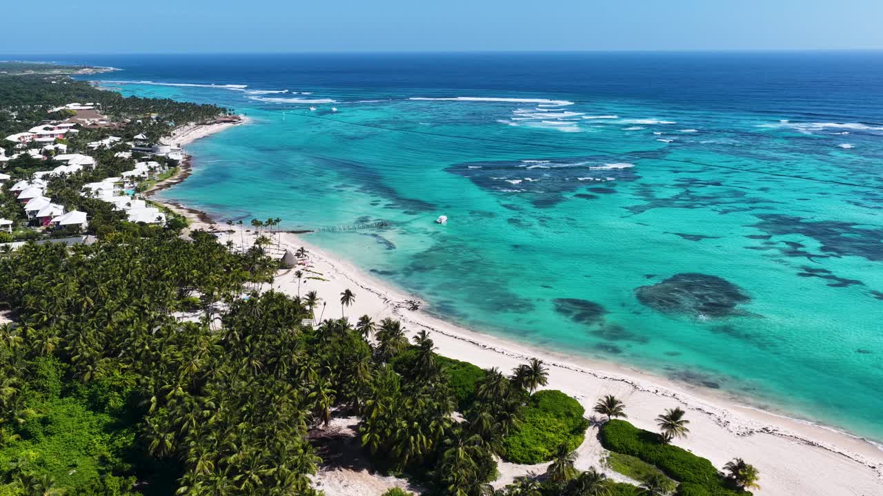 Punta Canas horisont i Punta Cana i La Altagracia, Dominikanska republiken. Karibisk horisont. Strandlandskap. Resorthotell. Punta Canas horisont i Punta Cana i La Altagracia, Dominikanska republiken