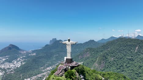 cristo redentor en las montañas de corcovado en río de janeiro brasil