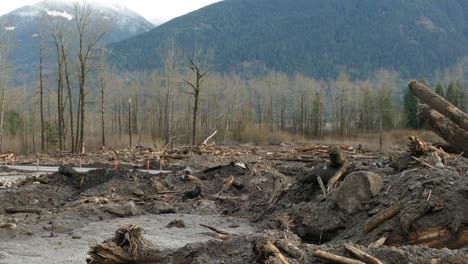 Schlammlawine-Auf-Dem-Highway-7-Ist-Die-Folge-Einer-Historischen-Überschwemmung-In-Kanada,-Agassiz