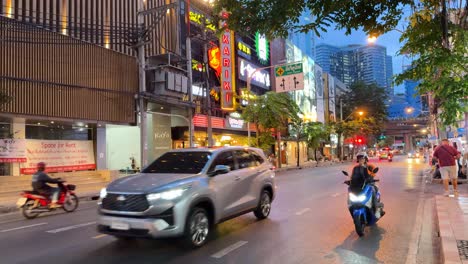 night street scene in bangkok