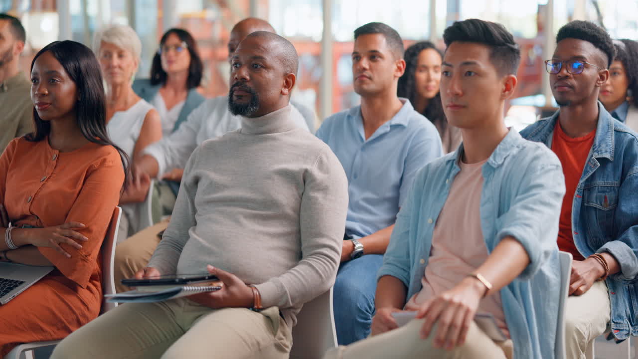 세미나에서 그룹, 회의 및 비즈니스 사람들