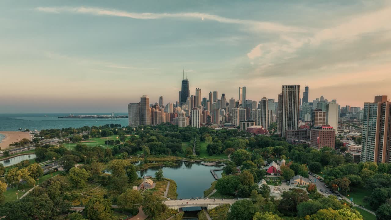 vista aérea del parque lincoln de chicago en el atardecer de otoño
