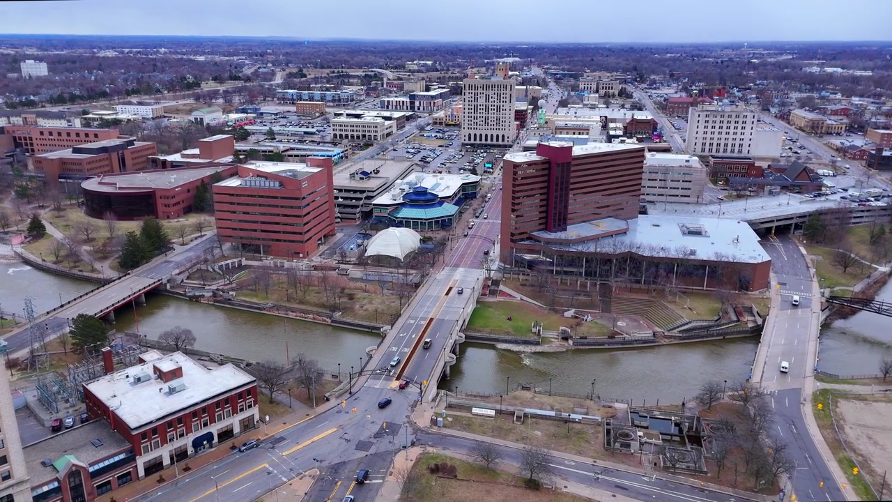 Centro di Flint, Michigan, con l'Università del Michigan-Flint, Flint, Michigan, USA