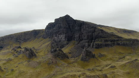 Aerial-view-over-a-beautiful-scenic-landscape-in-Skye,-Scotland