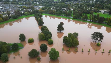 tomada panorámica del inundado parque de la pulgada sur en perth durante las trágicas inundaciones - imágenes aéreas 8
